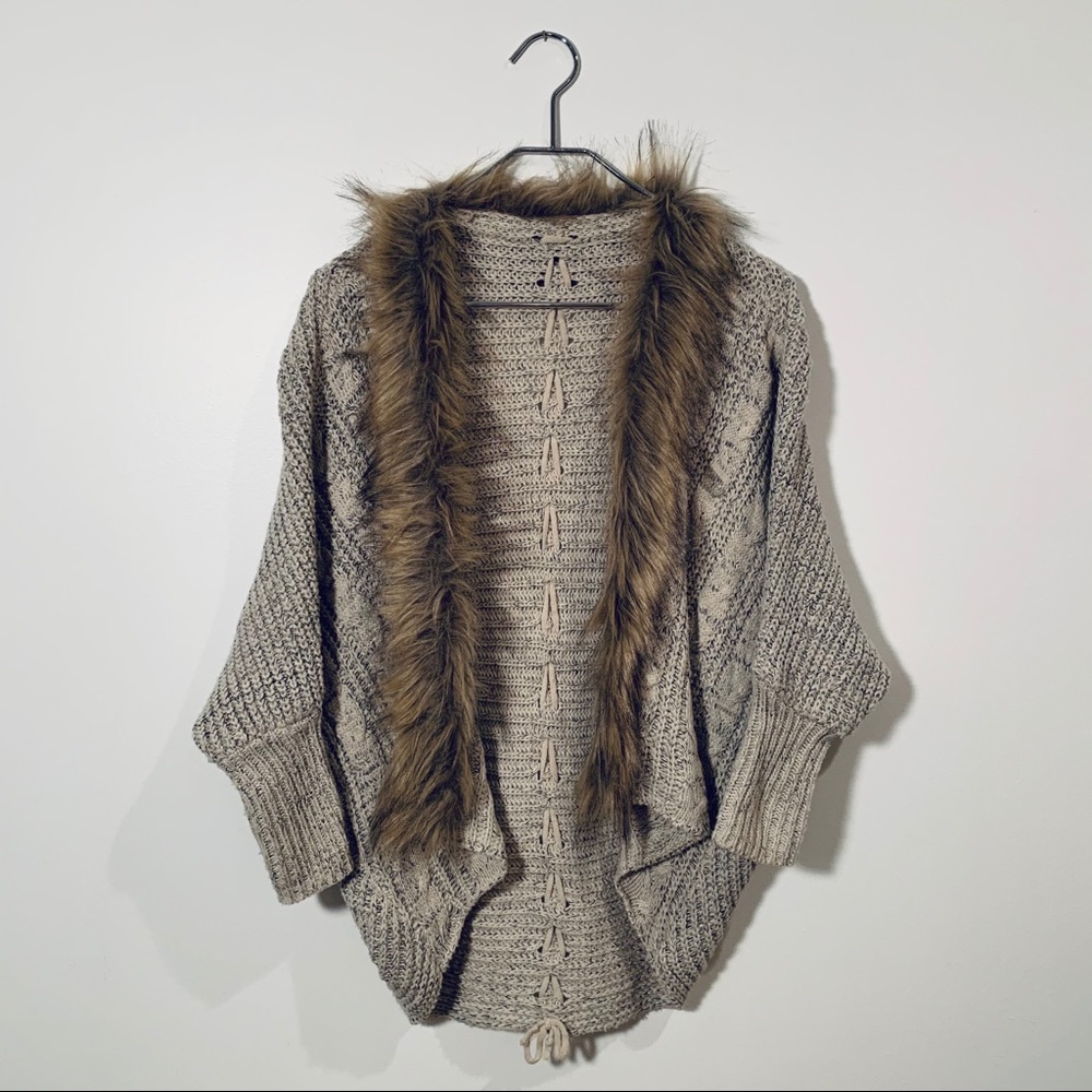 sweater - Picture 2 of 4